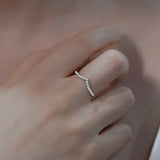 Curved V-Shape Ring